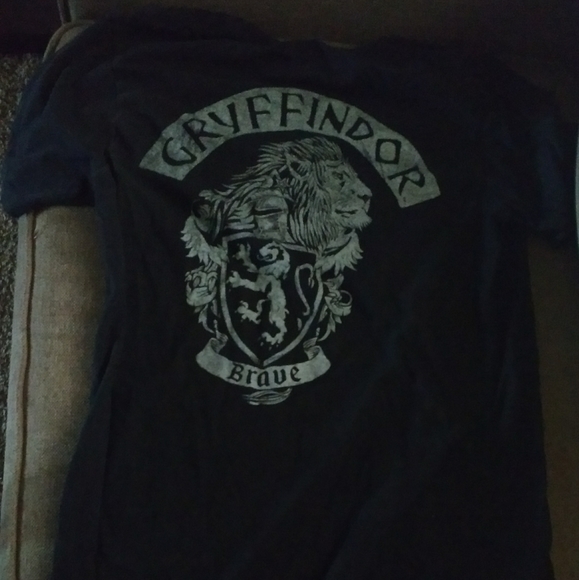 Black Gryffindor Shirt - Picture 2 of 3